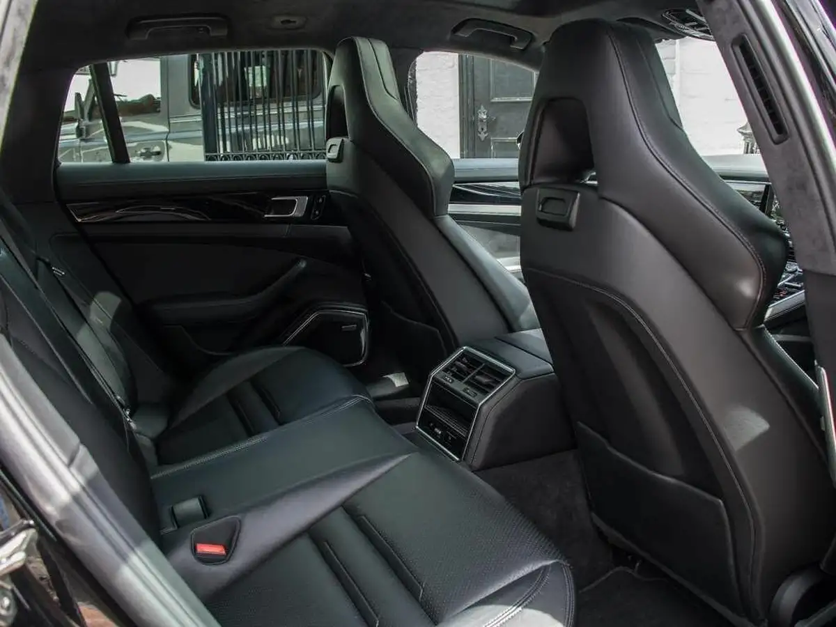 2020-porsche-panamera-40-v8-turbo-sport-turismo-big-13