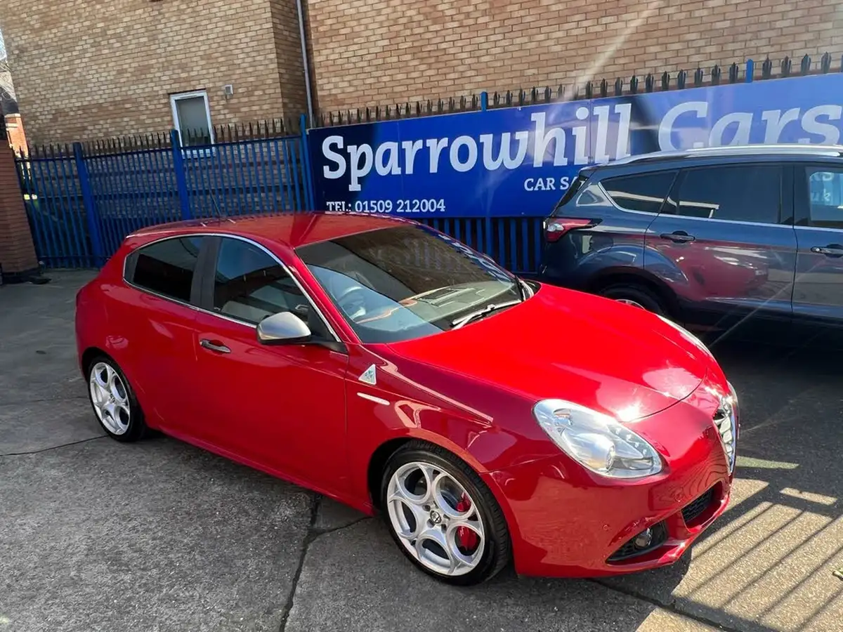 2015-alfa-romeo-giulietta-17-quadrifoglio-verde-big-0