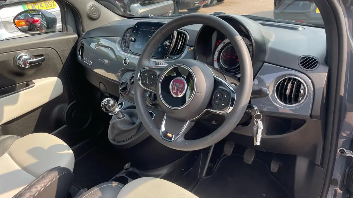 2022-fiat-500-10-dolcevita-big-10