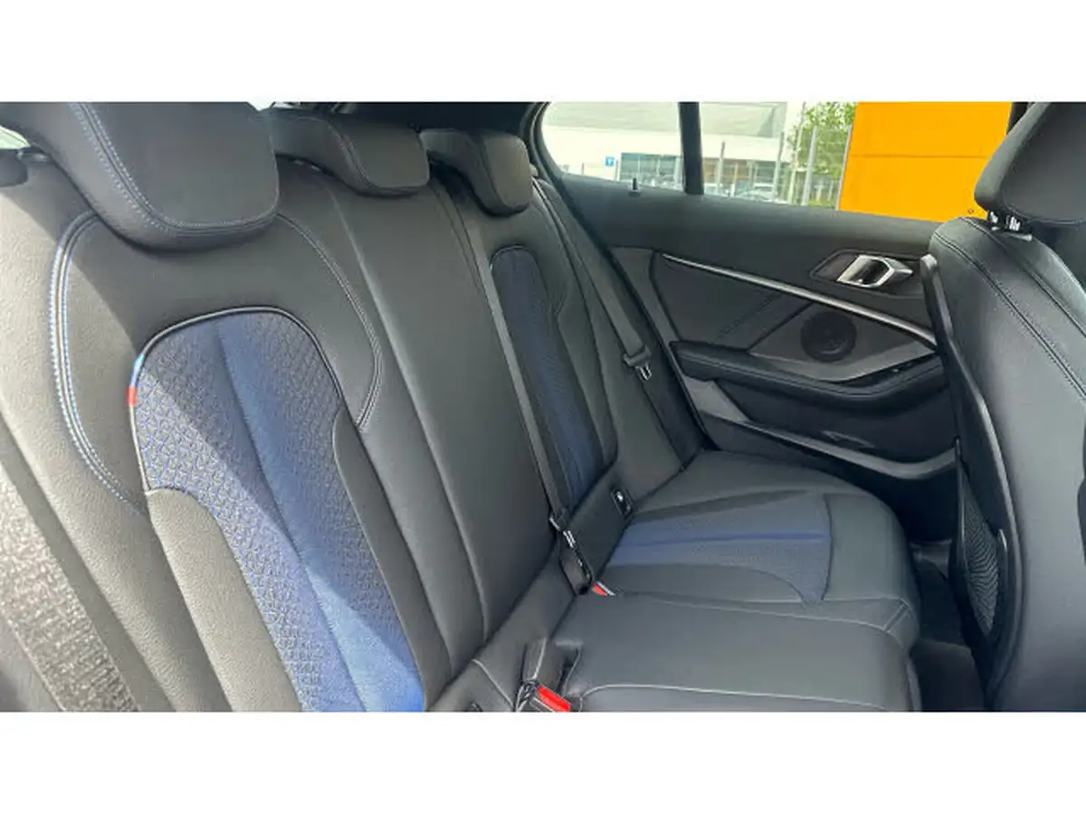 2022-bmw-1-series-15-118i-m-sport-lcp-dct-big-11