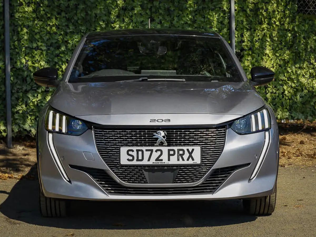 2022-peugeot-208-e-gt-premium-big-7