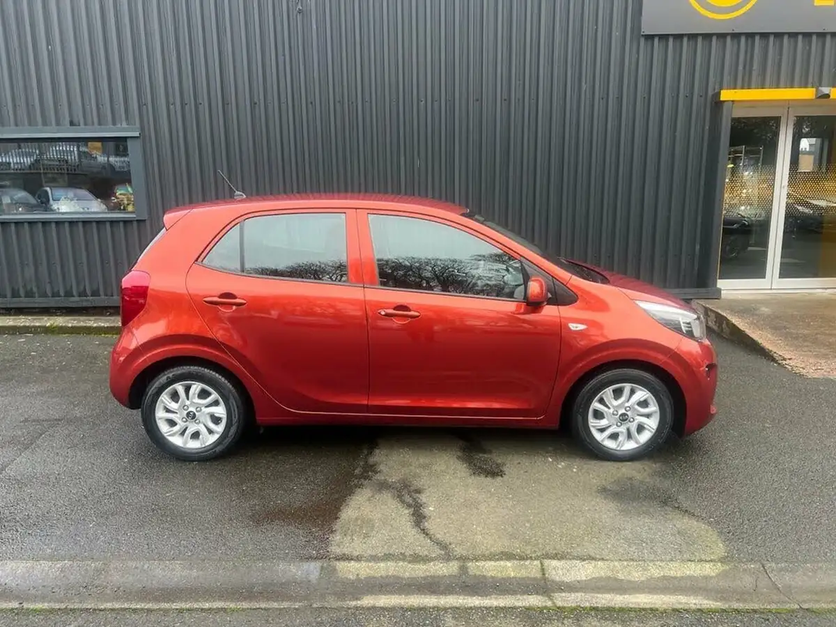 2017-kia-picanto-10-2-big-2