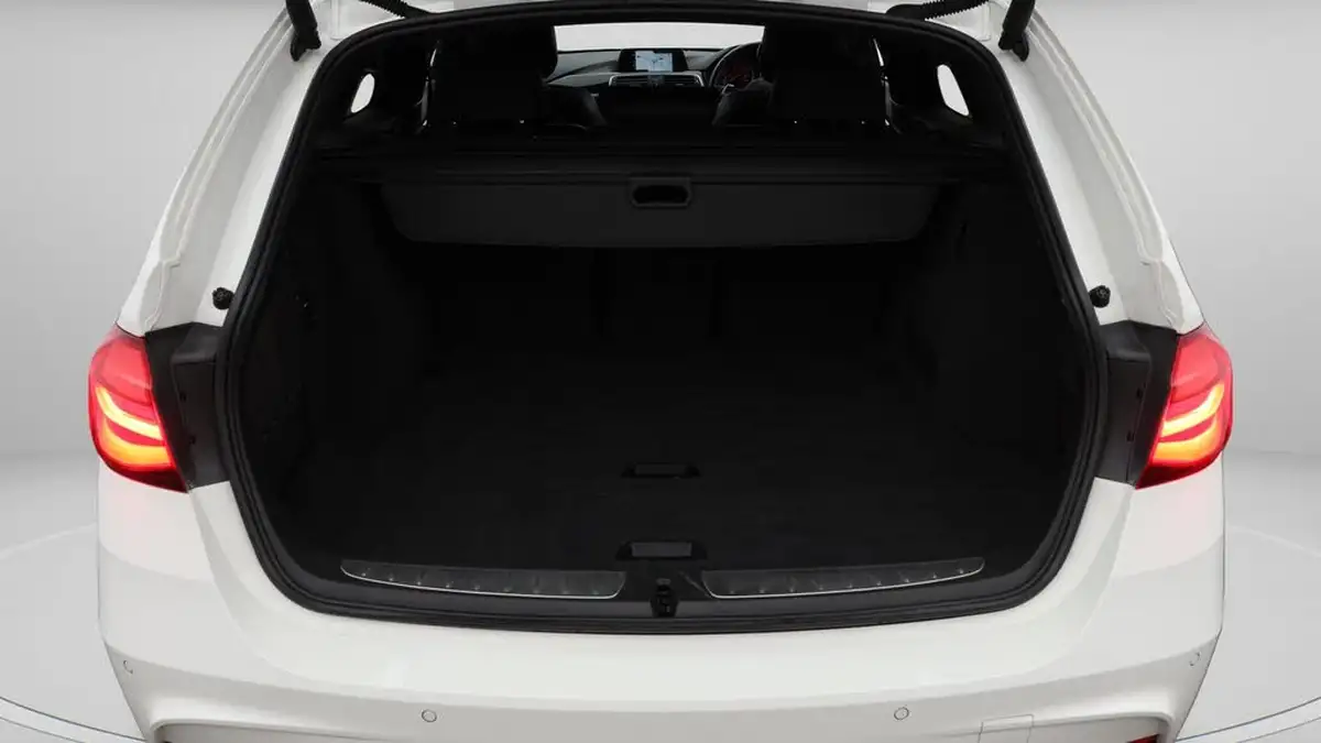 2018-bmw-3-series-20-320i-xdrive-m-sport-shadow-edition-touring-5d-auto-big-17