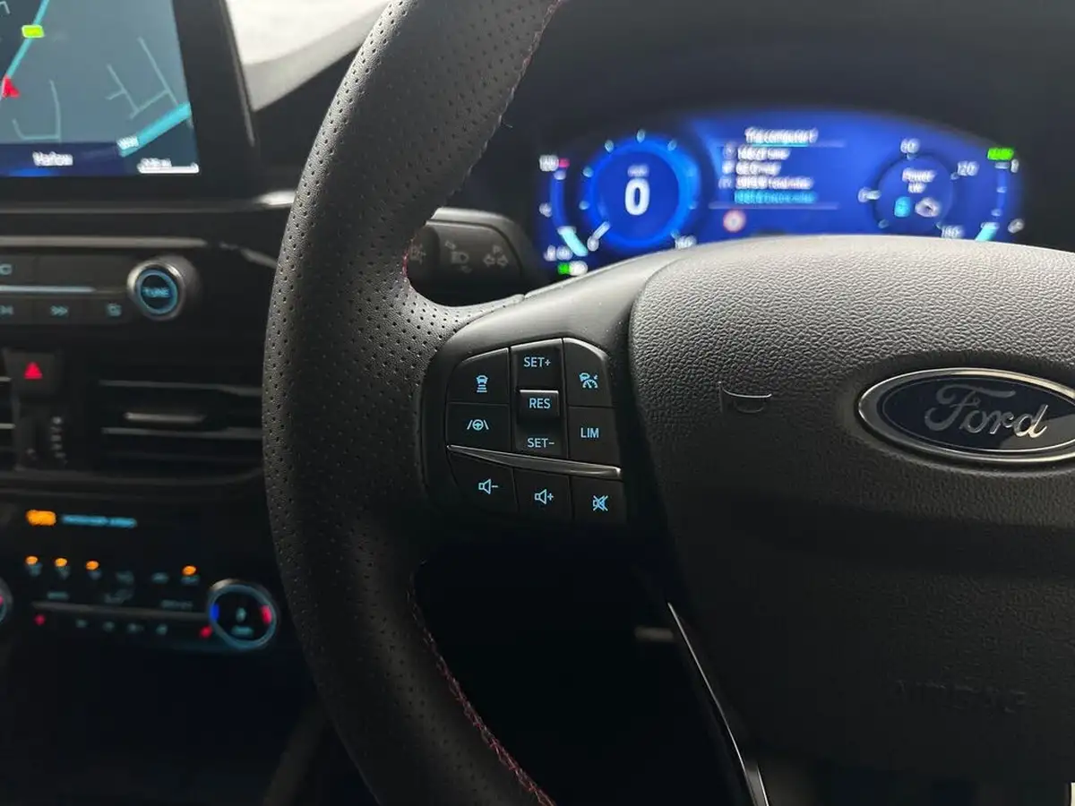 2023-ford-kuga-big-31