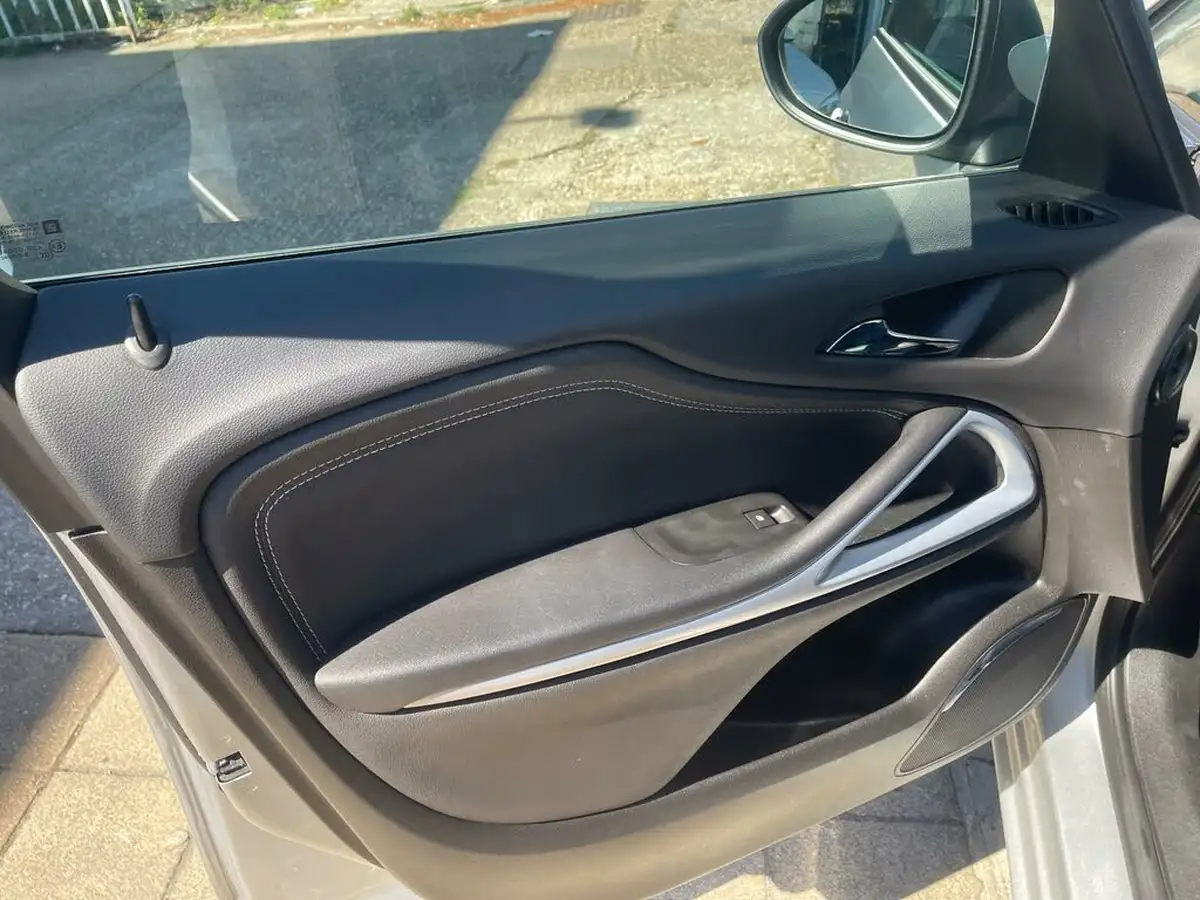 2018-vauxhall-zafira-tourer-14i-16v-turbo-sri-nav-big-13