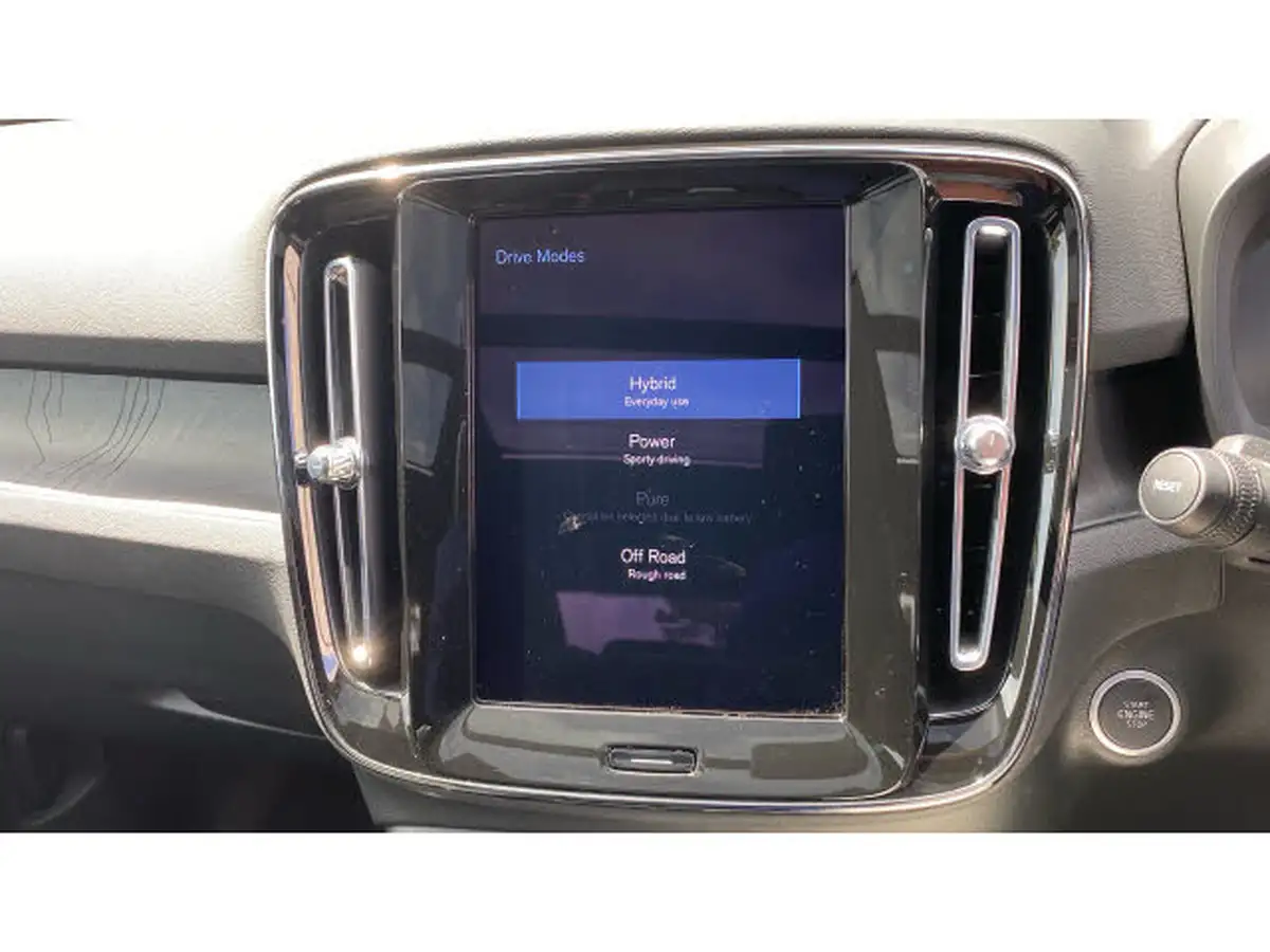 2023-volvo-xc40-15-t5-ultimate-bright-big-32
