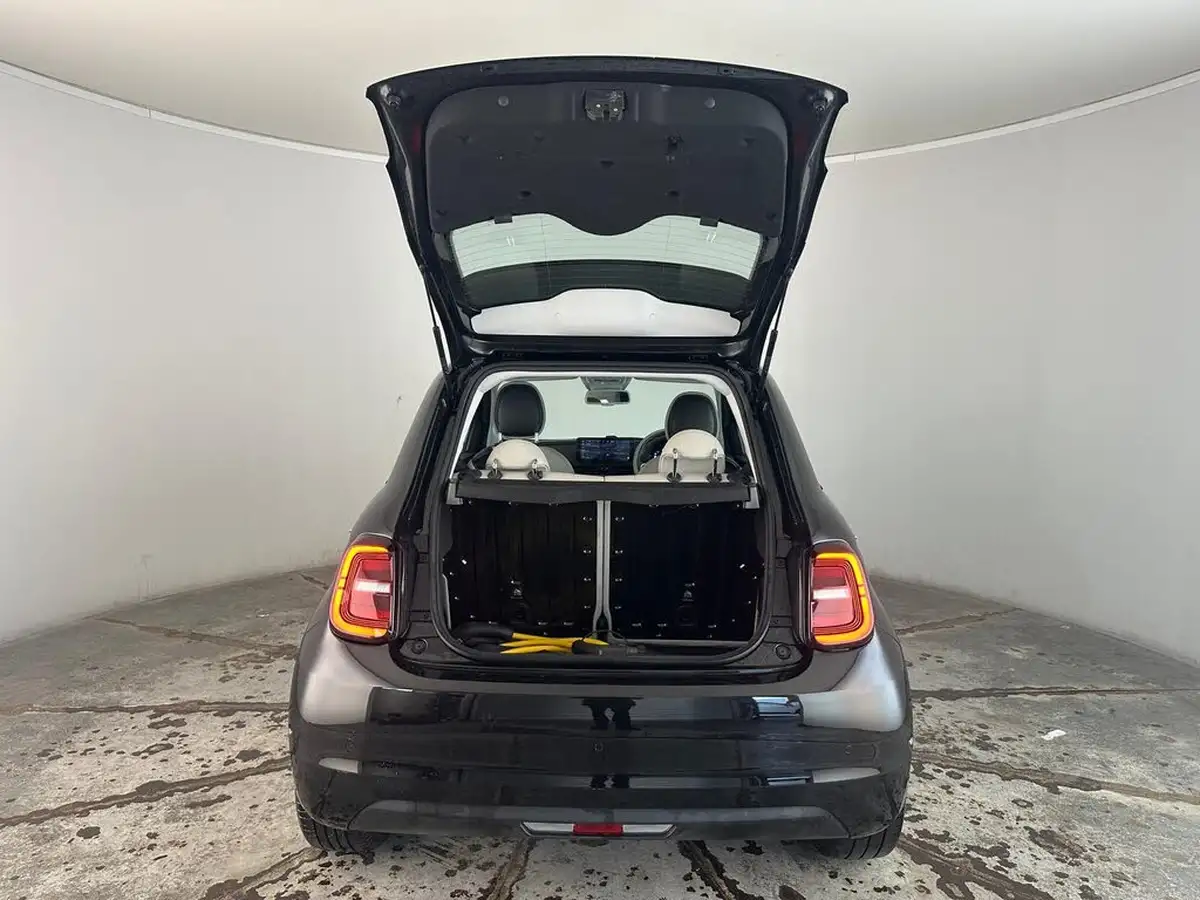 2022-fiat-500-e-la-prima-big-32