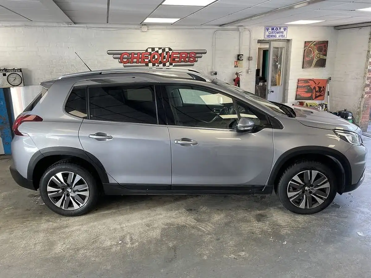 2019-peugeot-2008-suv-12-puretech-allure-82bhp-big-6