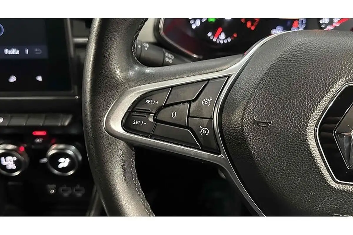 2021-renault-captur-13-tce-iconic-140ps-big-27