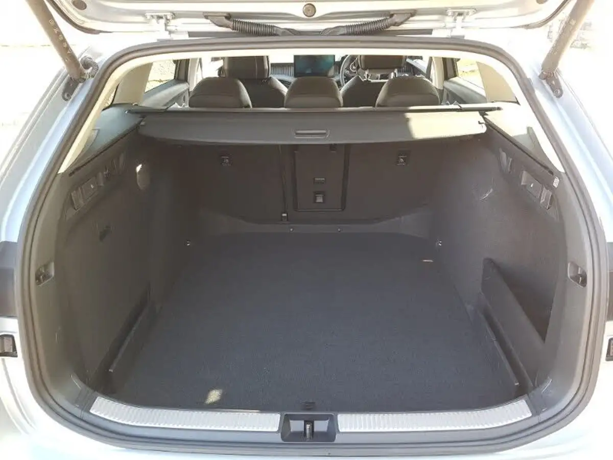 2024-skoda-superb-20tdi-se-l-150ps-scr-estate-dsg-big-7