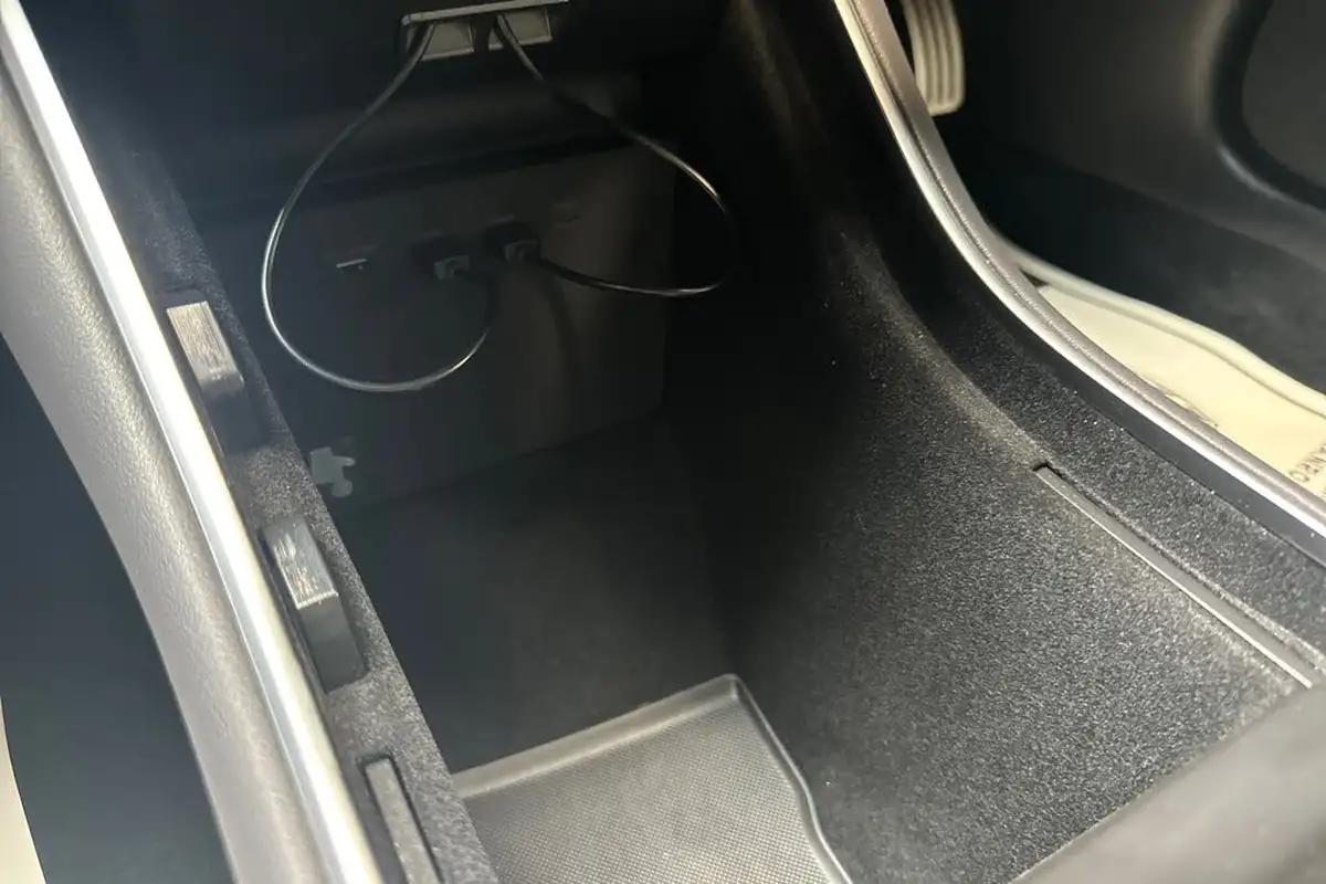 2019-tesla-model-3-e-4x4-performance-pack-big-15
