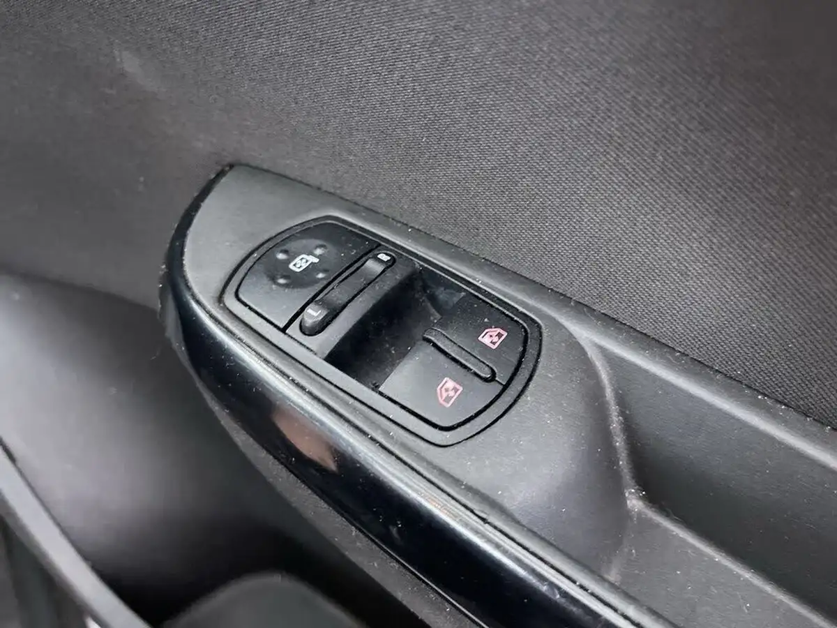 2016-vauxhall-corsa-14i-energy-75ps-ecoflex-ac-5d-big-48