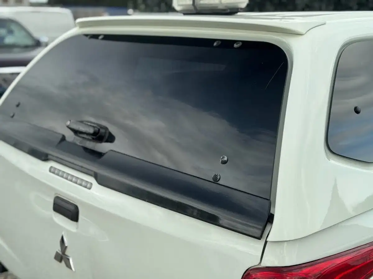 2018-mitsubishi-l200-24di-d-4life-eu6-double-pickup-big-7