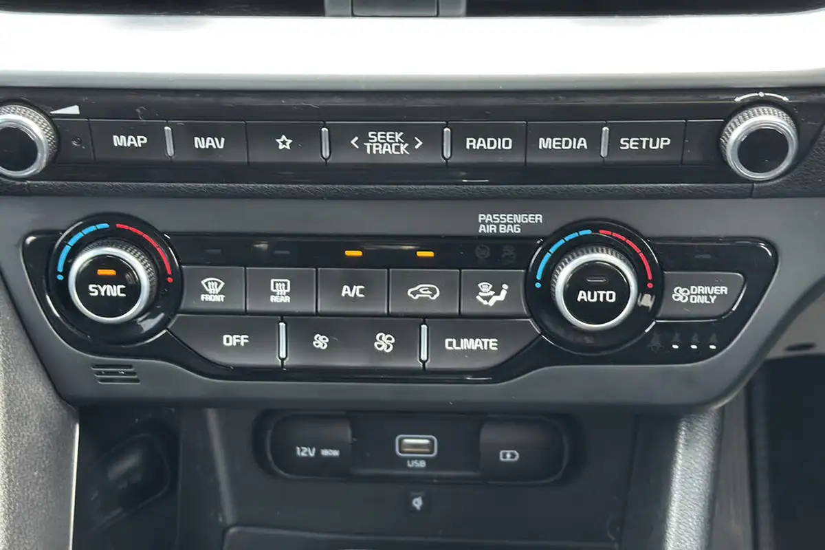 2022-kia-niro-16-gdi-3-156kwh-big-15