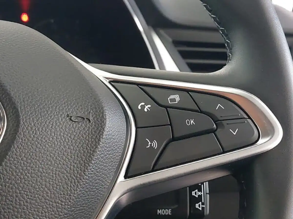 2022-renault-captur-10-tce-iconic-edition-big-12