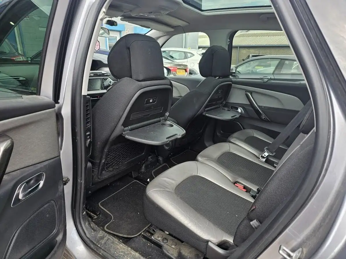 2017-citroen-c4-picasso-16bluehdi-flair-eat6-big-10