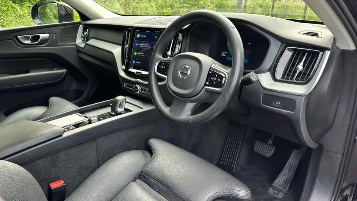 2023-volvo-xc60-20td-b4-plus-big-3
