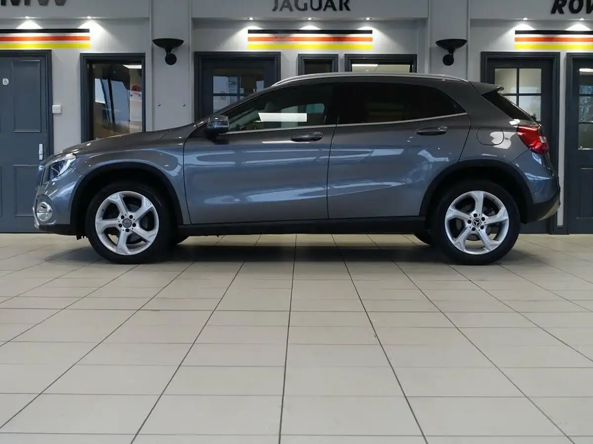2017-mercedes-benz-gla-class-16-gla-200-sport-big-9