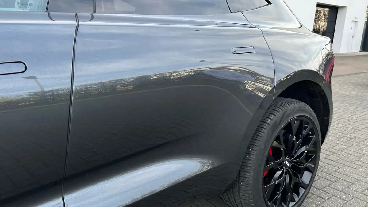2021-aston-martin-dbx-40-v8-big-8