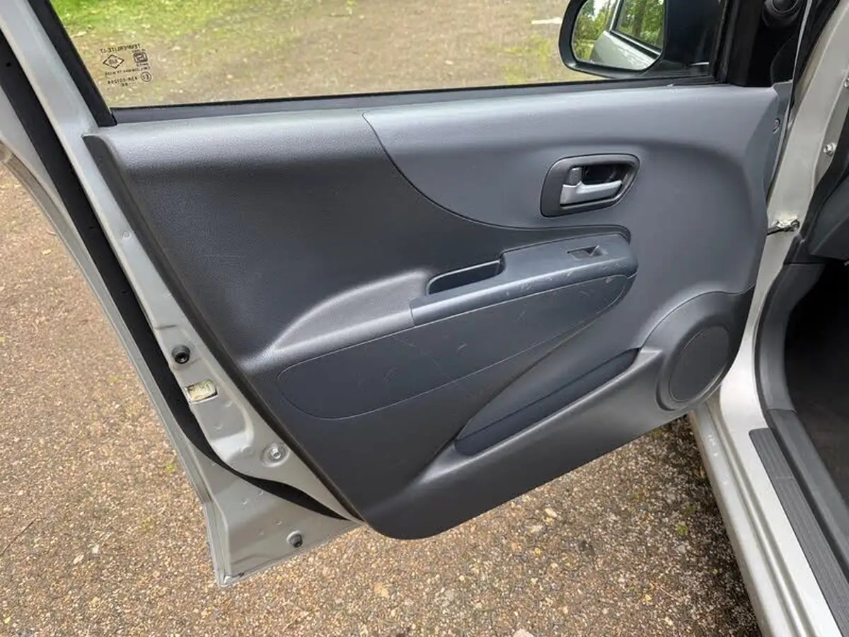 2014-suzuki-alto-10-sz-big-40