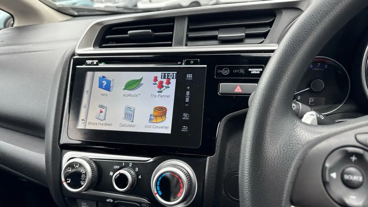2019-honda-jazz-13-i-vtec-se-navi-cvt-big-9