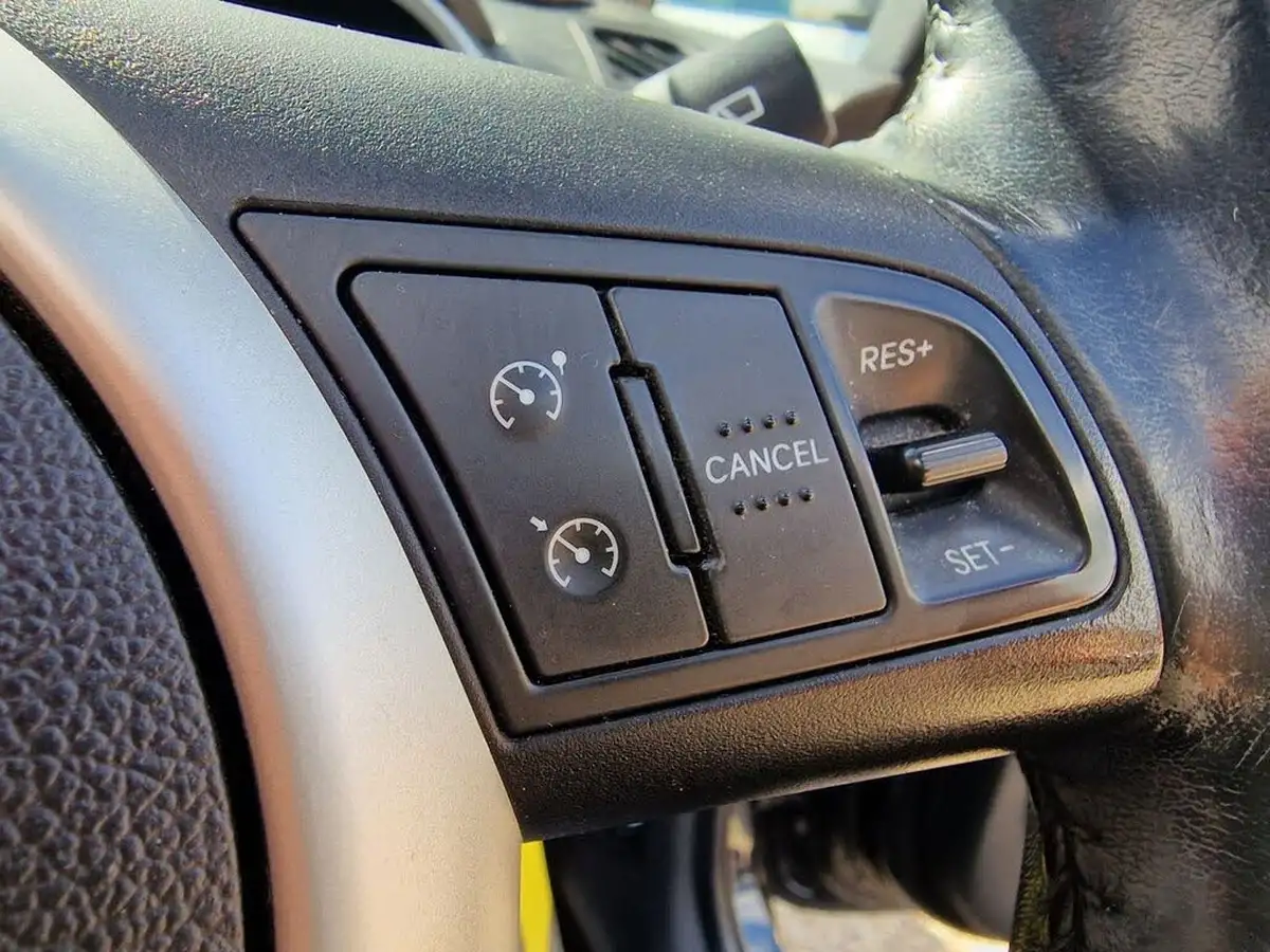 2015-kia-venga-16td-3-sat-nav-big-19