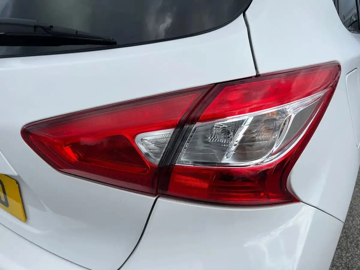 2017-nissan-pulsar-12-dig-t-n-connecta-ss-big-28