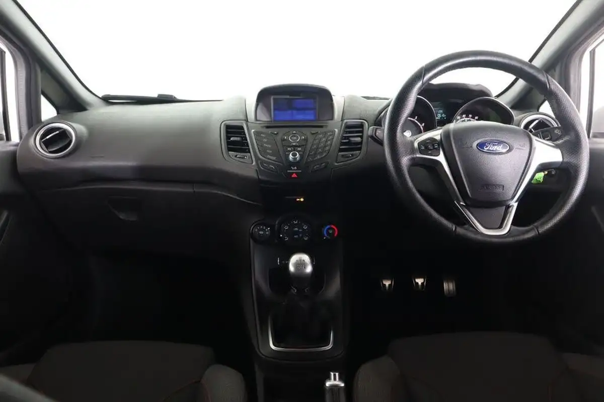 2017-ford-fiesta-10t-st-line-100ps-5d-big-15