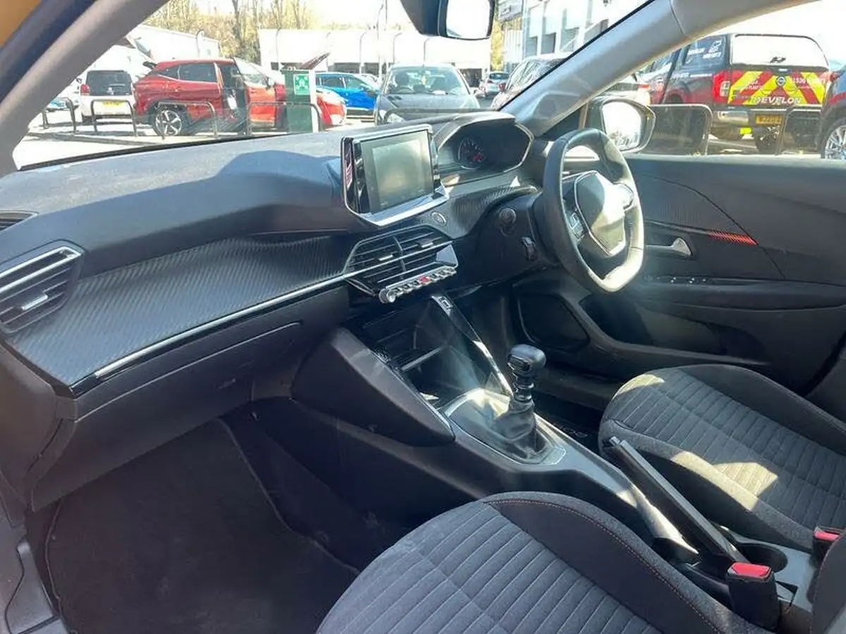2022-peugeot-208-12-puretech-active-premium-100bhp-big-14