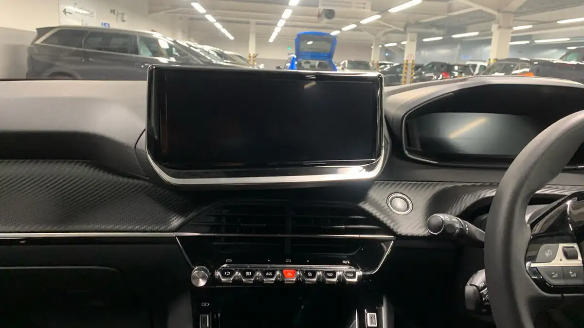 2024-peugeot-2008-suv-e-allure-136ps-50kwh-big-9