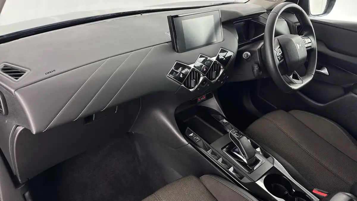 2021-ds-ds-3-crossback-e-tense-prestige-big-9