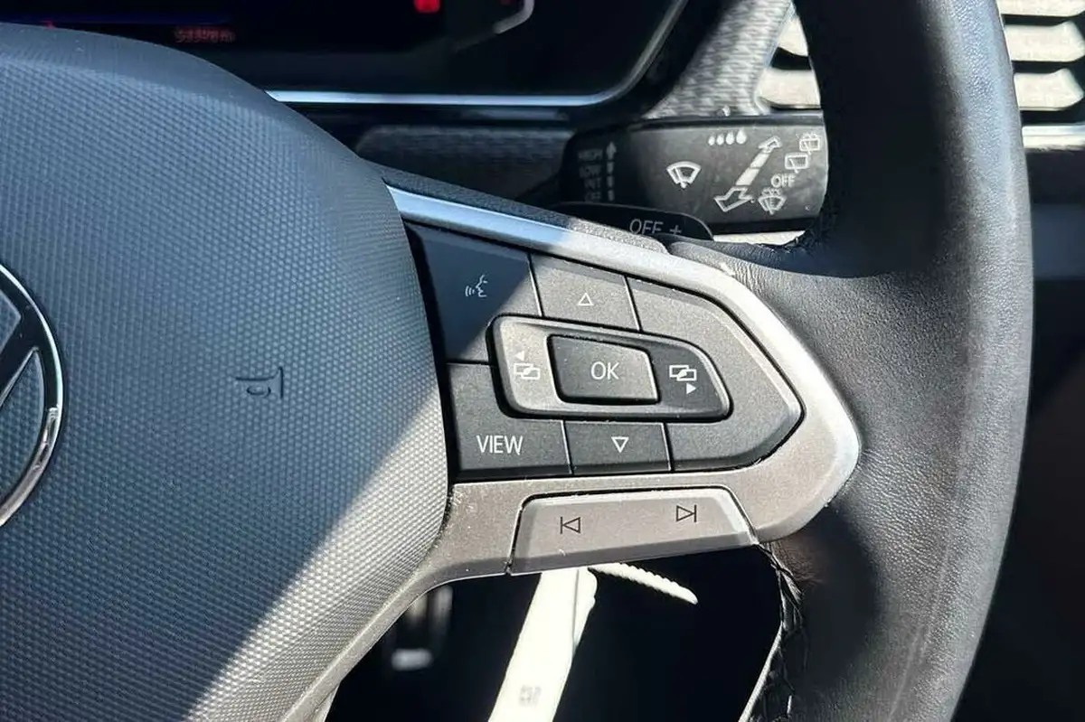 2022-volkswagen-t-cross-15-tsi-r-line-big-16