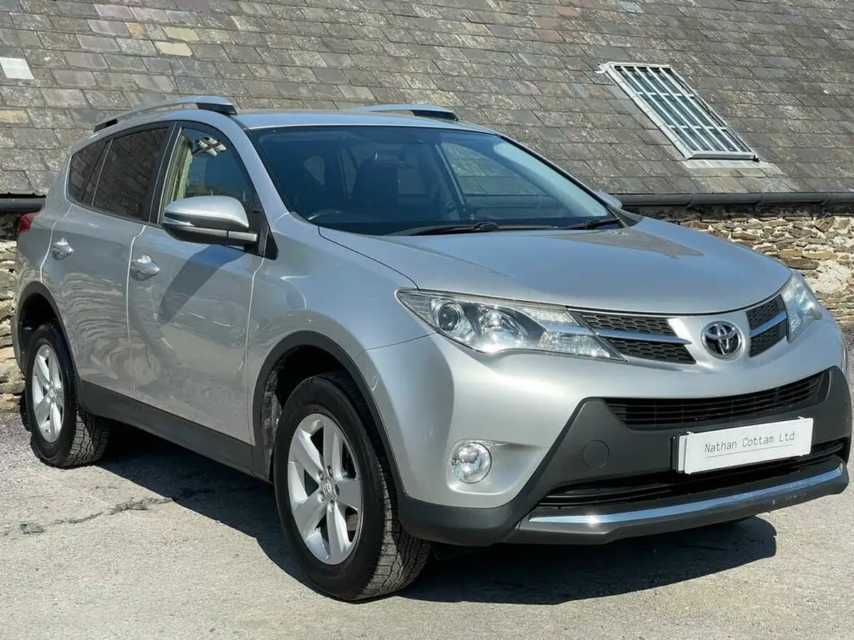 2013-toyota-rav4-20td-invincible-2wd-1990cc-big-5