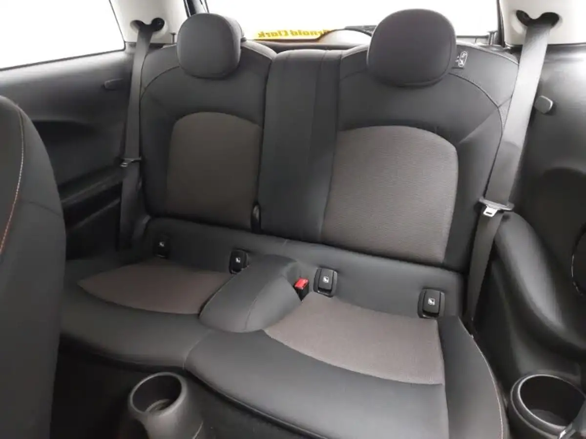 2021-mini-cooper-15-cooper-classic-hatchback-3d-big-5