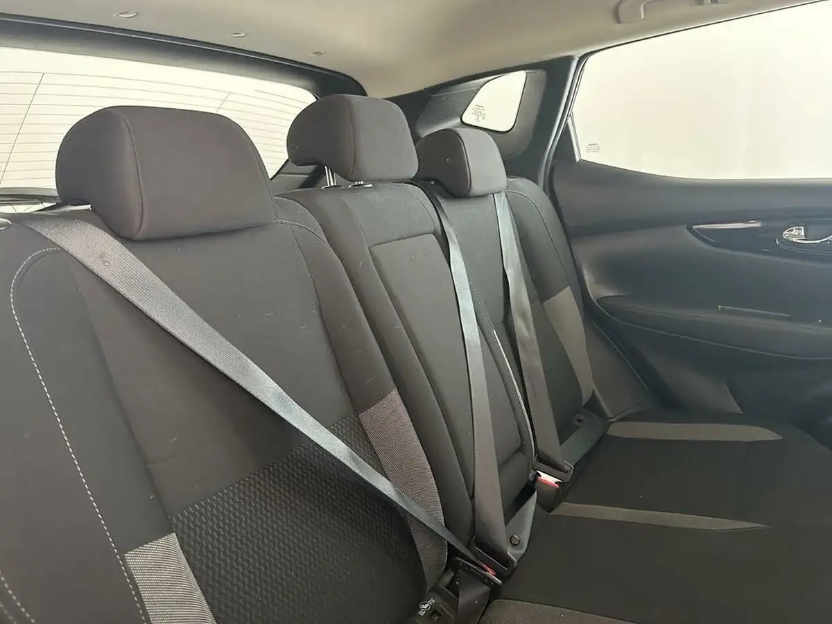 2019-nissan-qashqai-15dci-acenta-premium-17in-alloys-dct-big-21