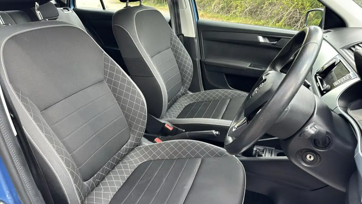 2019-skoda-fabia-10-mpi-se-75ps-estate-big-30