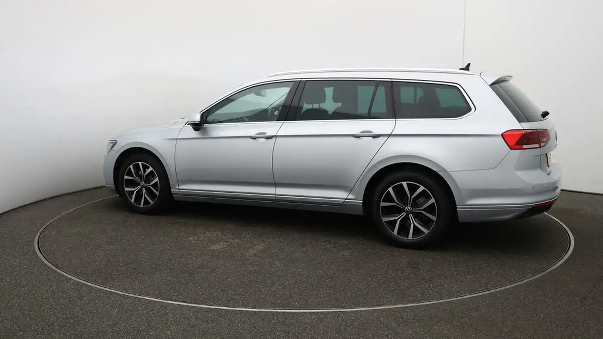 2022-volkswagen-passat-15-tsi-sel-estate-5d-dsg-big-47