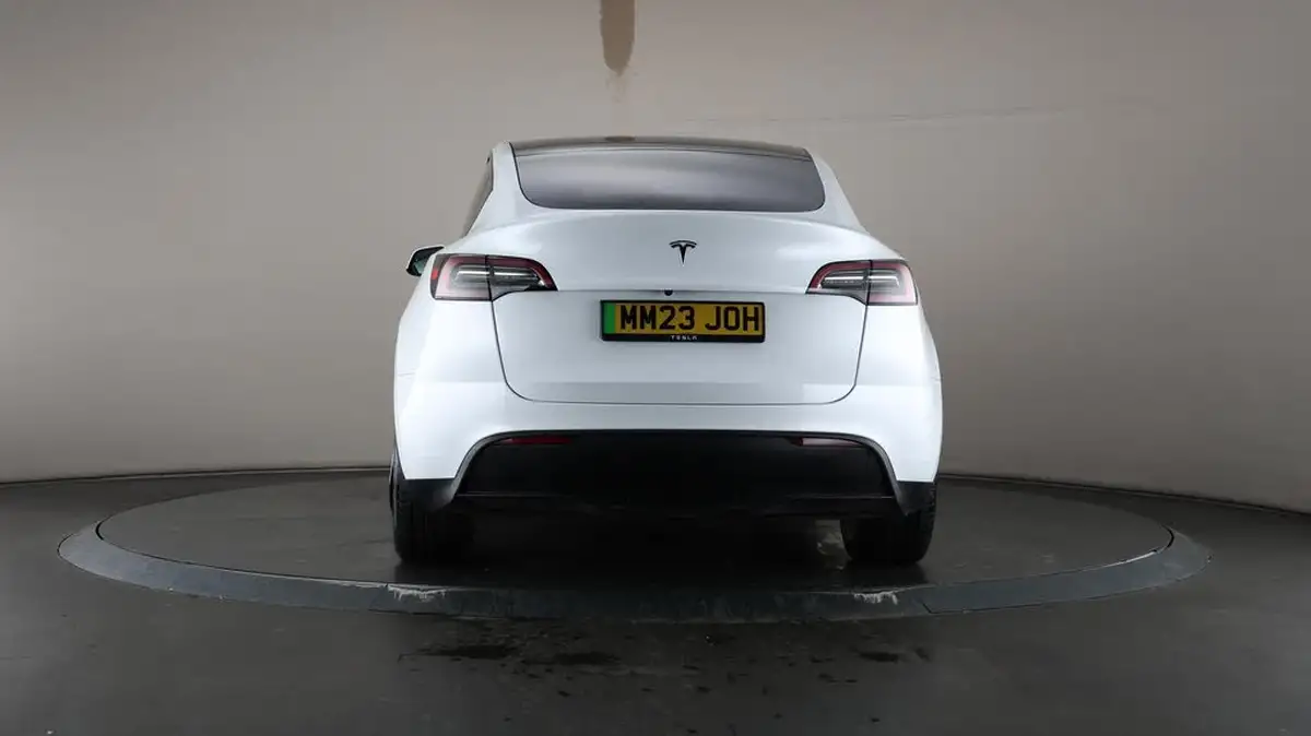 2023-tesla-model-y-e-rwd-big-34