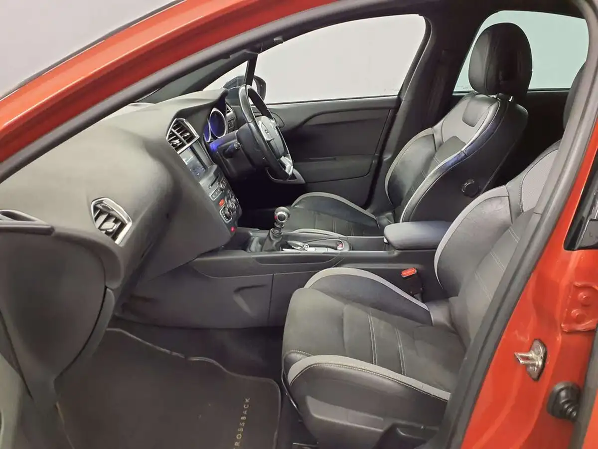 2015-ds-ds-4-16bluehdi-crossback-big-9