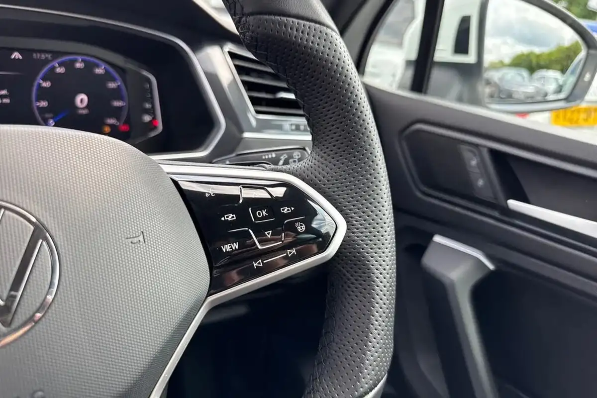 2021-volkswagen-tiguan-15-tsi-r-line-big-40