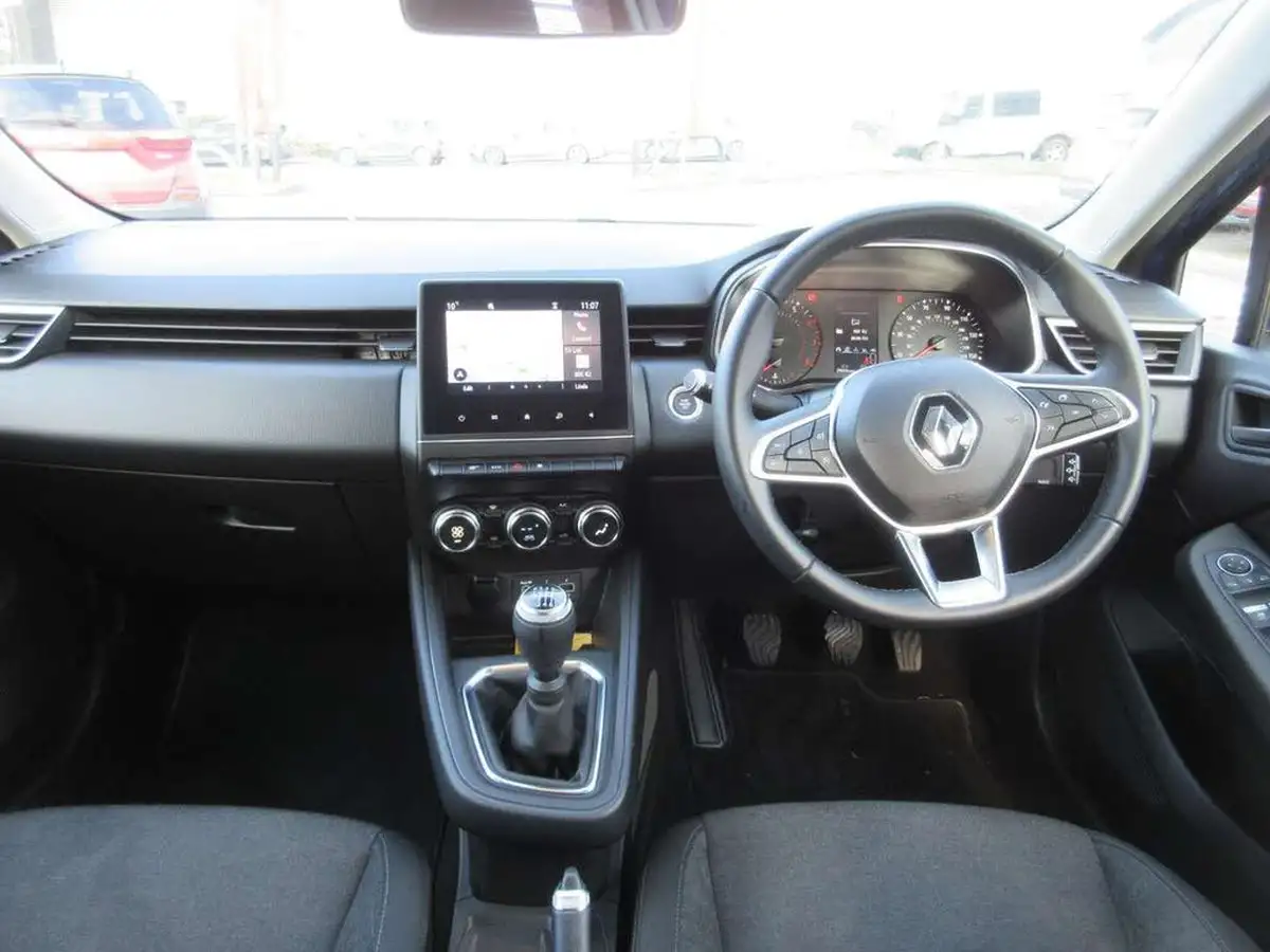 2021-renault-clio-10-tce-iconic-90ps-big-9