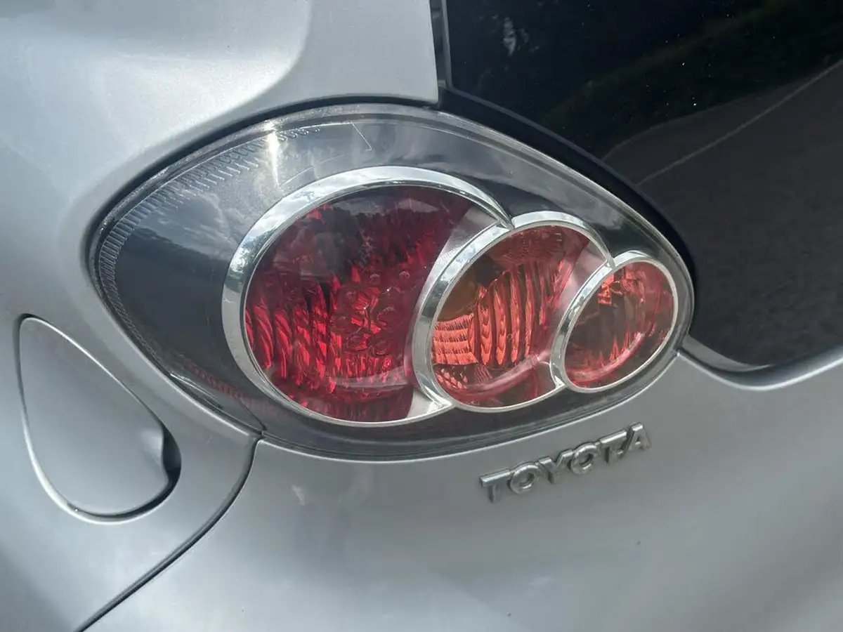 2014-toyota-aygo-10-mode-ac-5d-big-9
