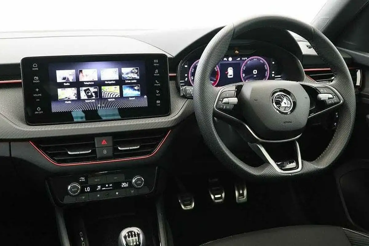 2024-skoda-kamiq-15-tsi-monte-carlo-big-1