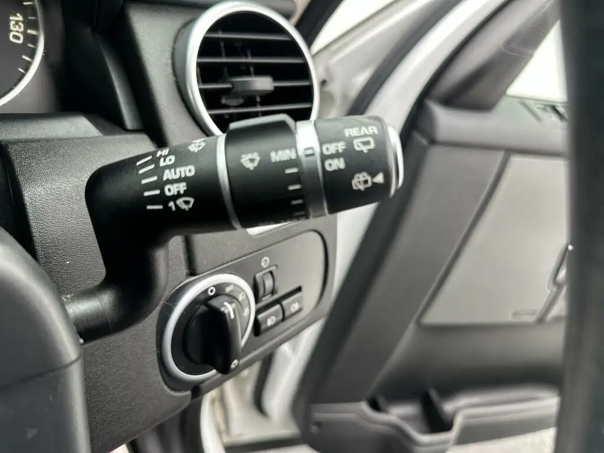2016-land-rover-discovery-4-30-sd-v6-hse-big-26