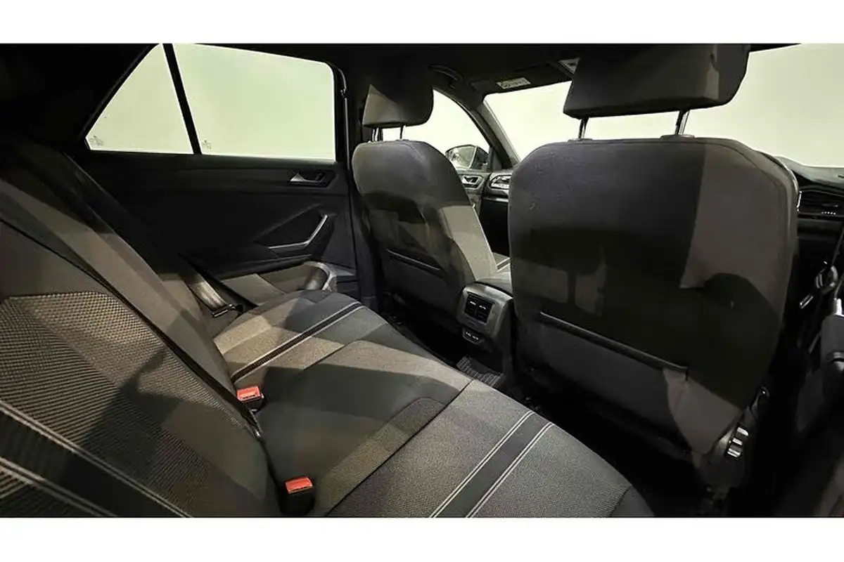 2021-volkswagen-t-roc-15-tsi-black-edition-big-22