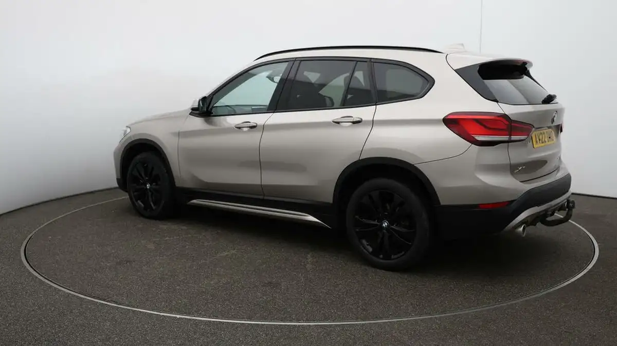 2022-bmw-x1-20td-sdrive18d-sport-big-36