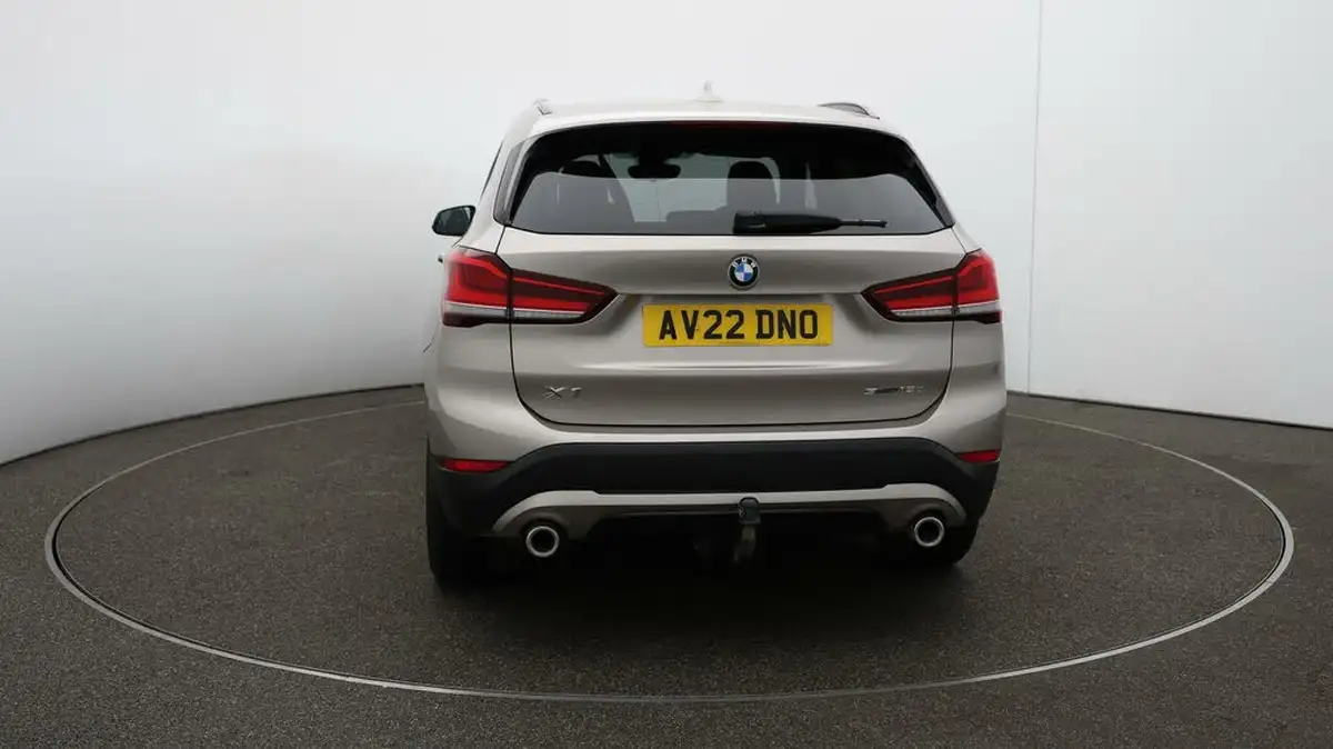 2022-bmw-x1-20td-sdrive18d-sport-big-60