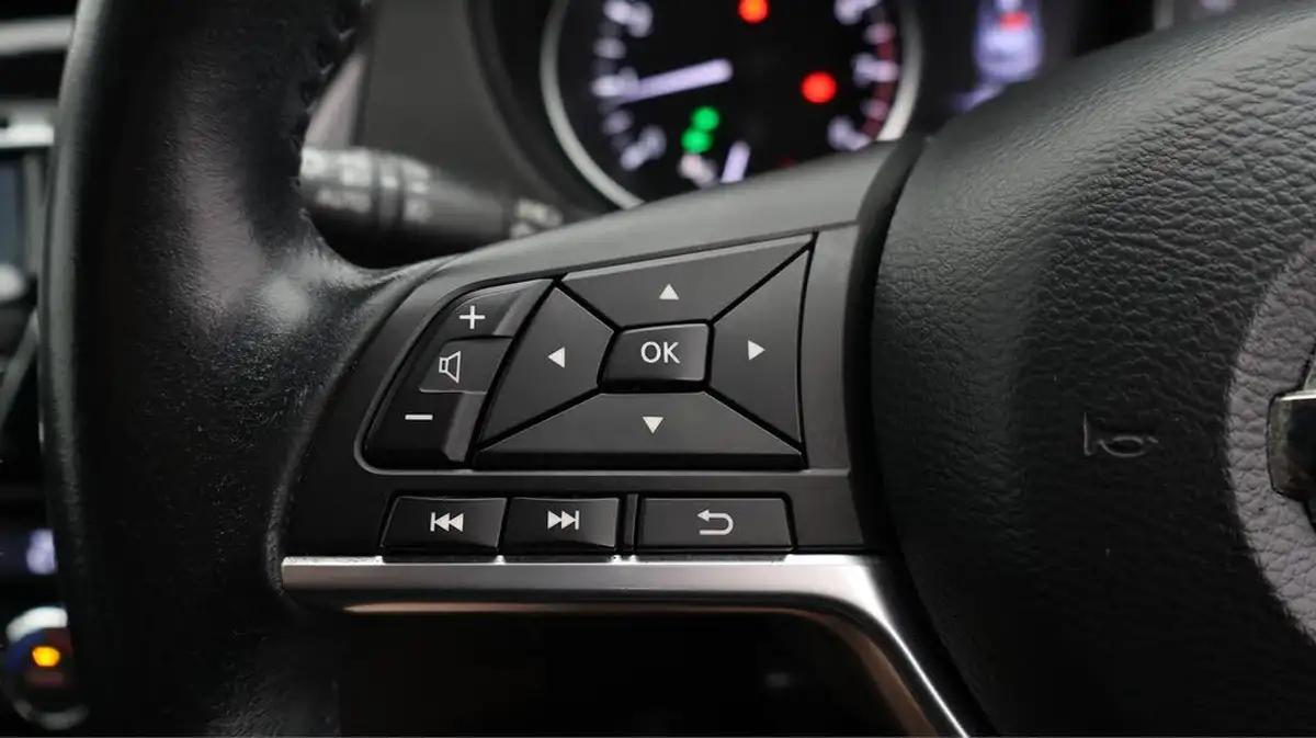 2018-nissan-qashqai-12-dig-t-acenta-big-22
