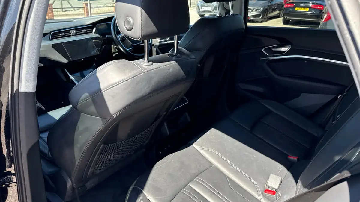 2021-audi-e-tron-55e-sport-station-wagon-big-13