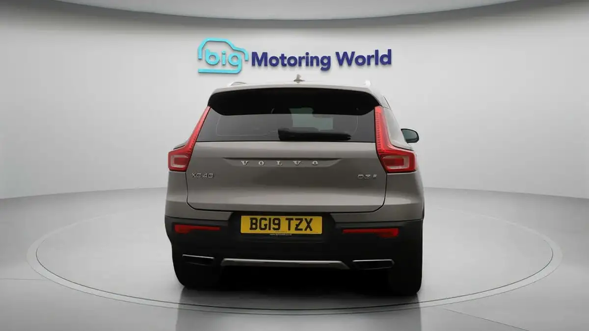 2019-volvo-xc40-20td-d3-inscription-awd-geartronic-big-6